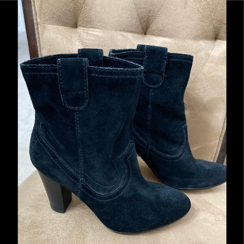 Makowsky Suede High Heeled Pull-on Boots - Size 5